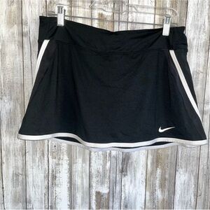 Nike Black & White Straight Tennis Skort